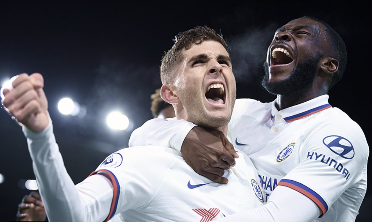 乐鱼体育-败北首场状态出色，TES观众沸腾！，萨拉赫重返赛场上演精彩一战-乐鱼体育