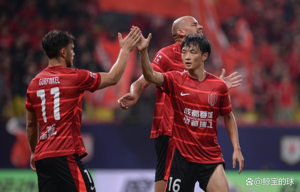 成都蓉城发布备战花絮；集结日篮板制胜；意甲任务艰巨；训练强度明显提升